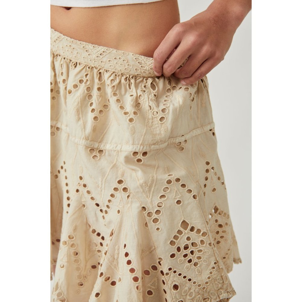 🎉LAST CHANCE🎉 FREE PEOPLE Serenity Mini Skort / Tea - Picture 5 of 12